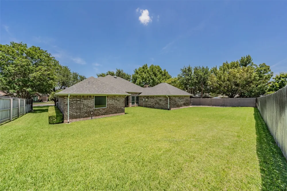 1057 Oak Valley Court Keller, TX 76248
