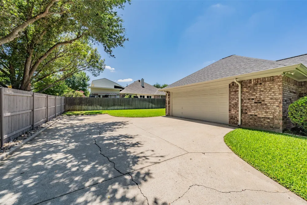 1057 Oak Valley Court Keller, TX 76248