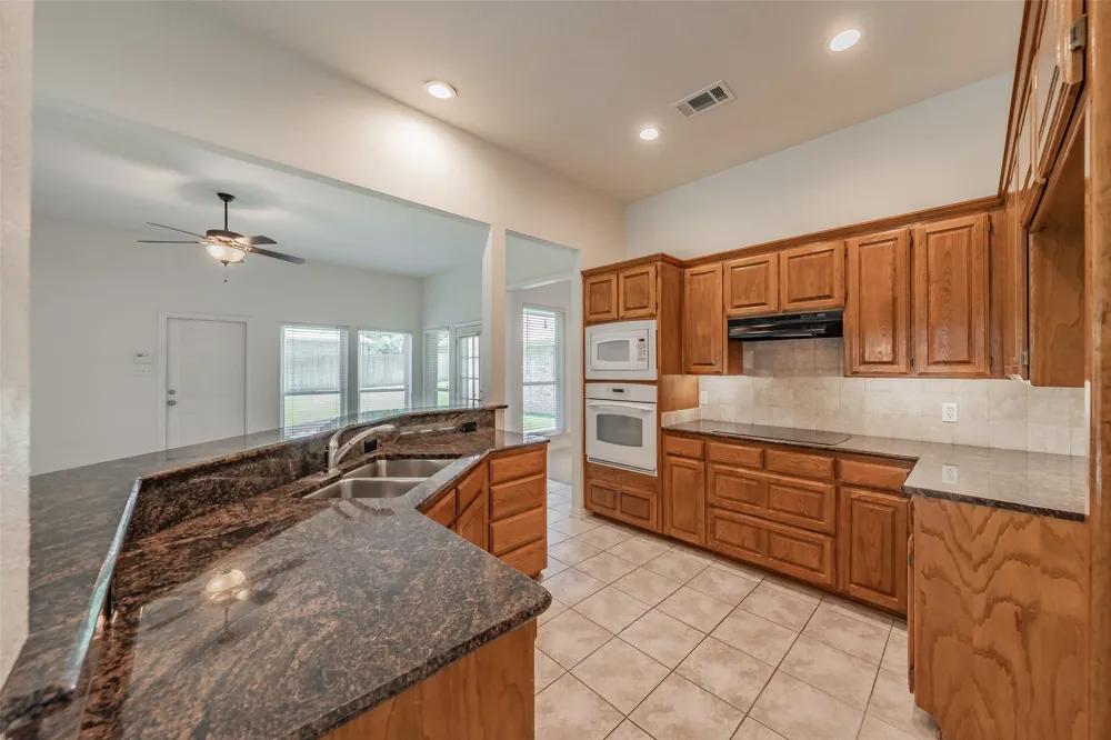 1057 Oak Valley Court Keller, TX 76248