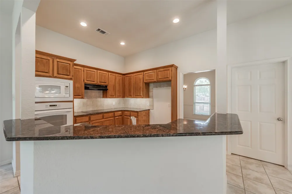 1057 Oak Valley Court Keller, TX 76248