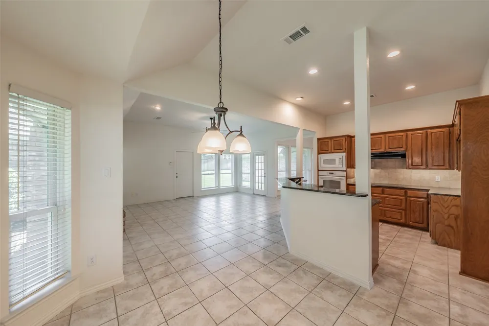 1057 Oak Valley Court Keller, TX 76248