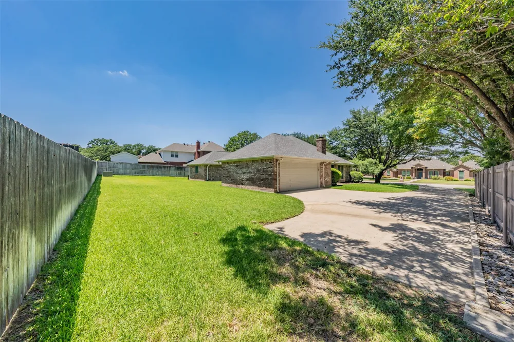 1057 Oak Valley Court Keller, TX 76248