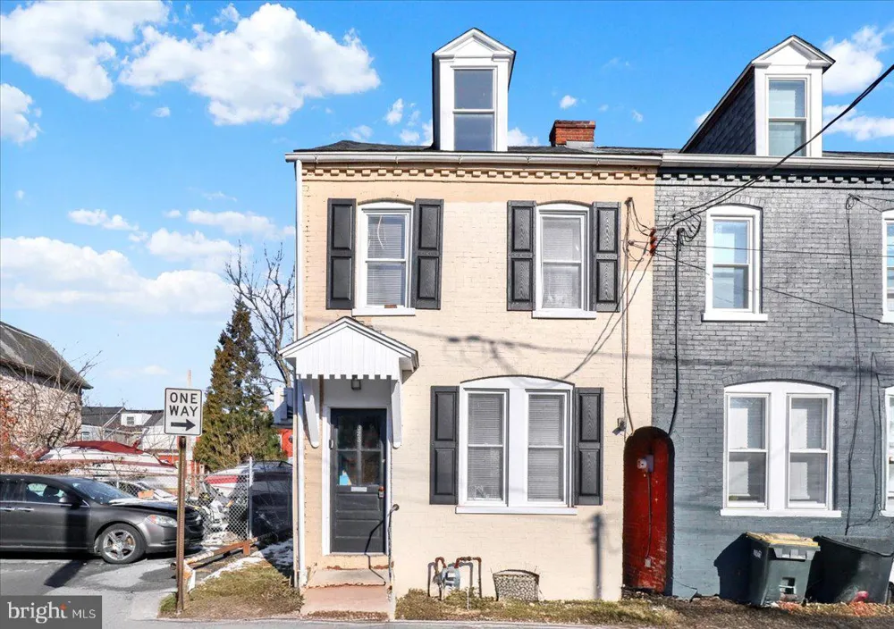 623 BAY STREET Lancaster, PA 17603