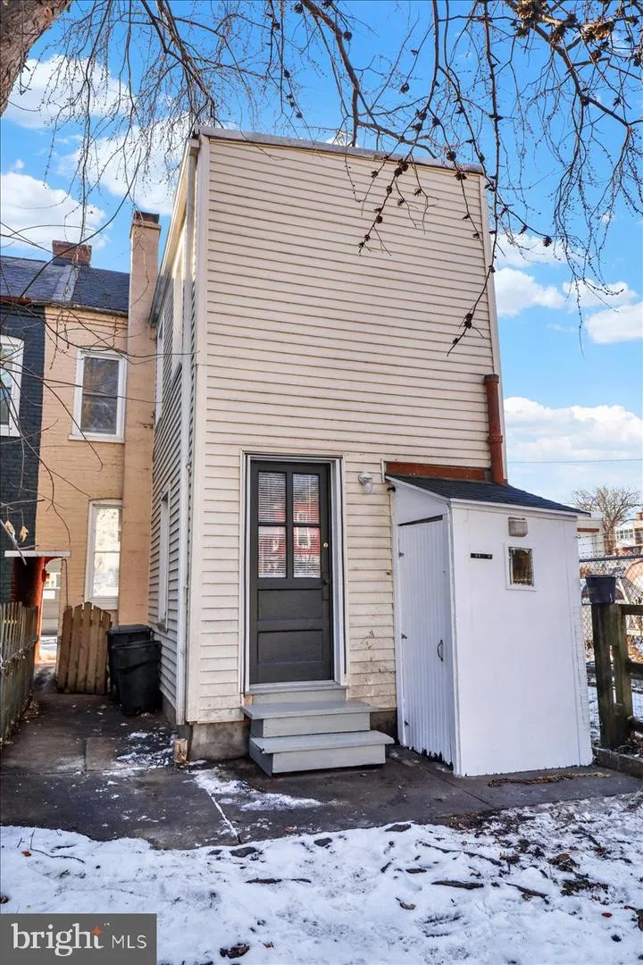 623 BAY STREET Lancaster, PA 17603