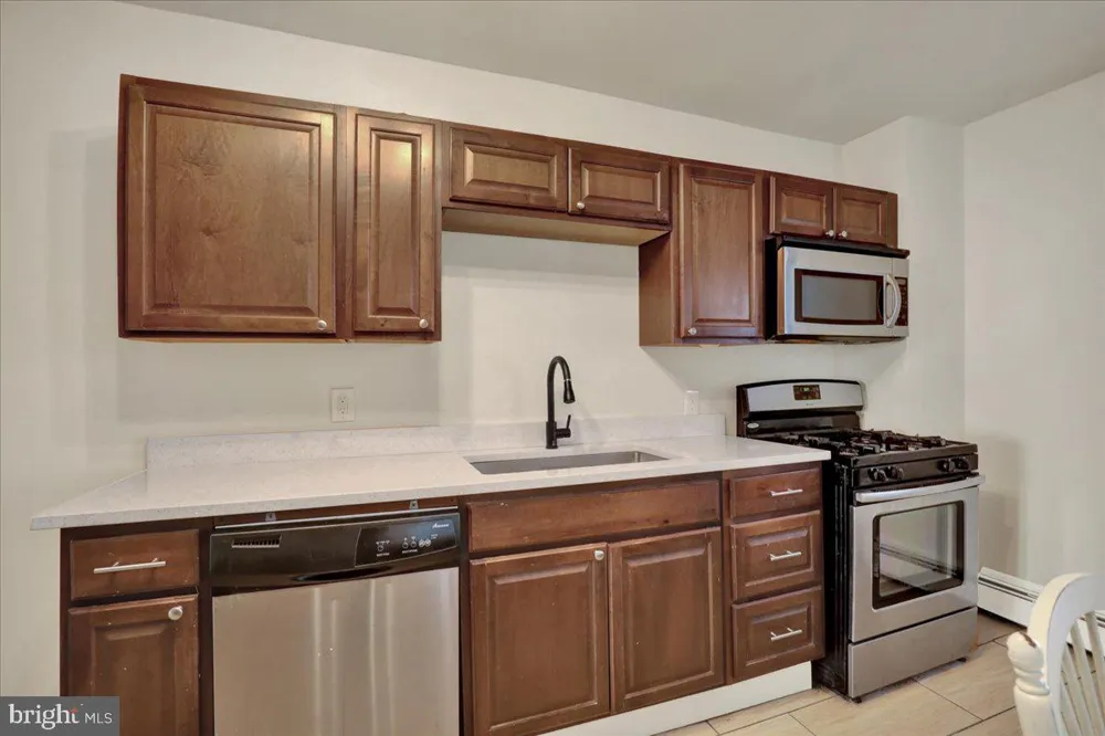 623 BAY STREET Lancaster, PA 17603
