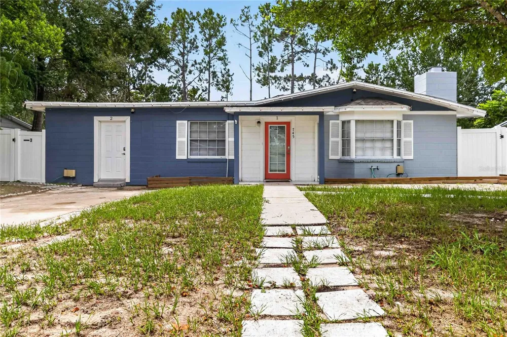 745 HILLVIEW DRIVE Altamonte Springs, FL 32714