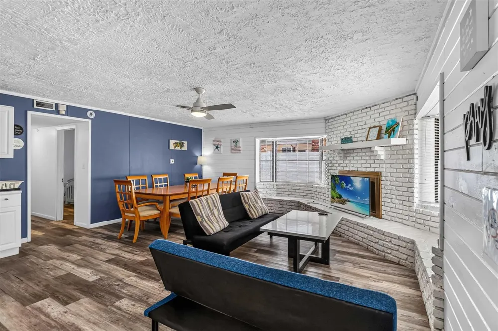 745 HILLVIEW DRIVE Altamonte Springs, FL 32714