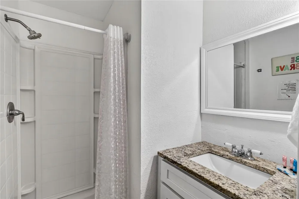 745 HILLVIEW DRIVE Altamonte Springs, FL 32714