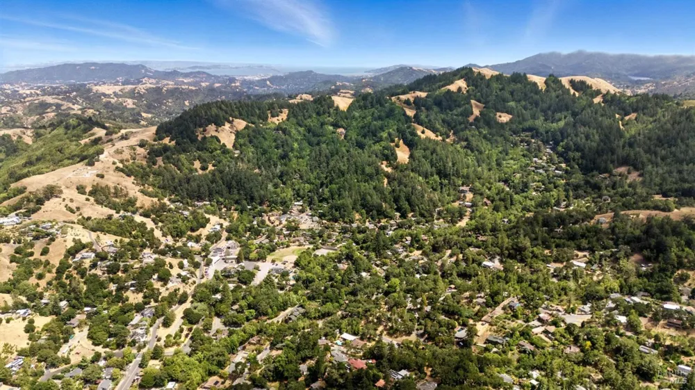 277 Railroad Avenue Woodacre, CA 94973