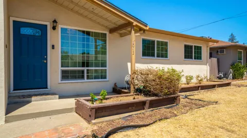 2043 Edwin Way