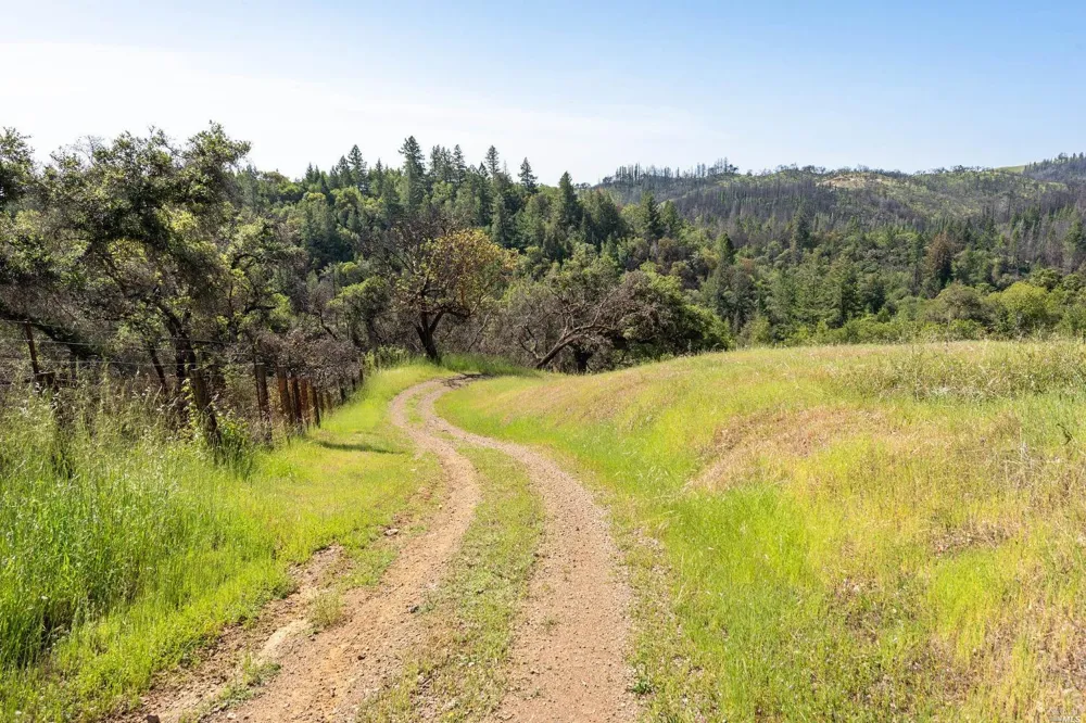 2440 Big Ridge Road Healdsburg, CA 95448