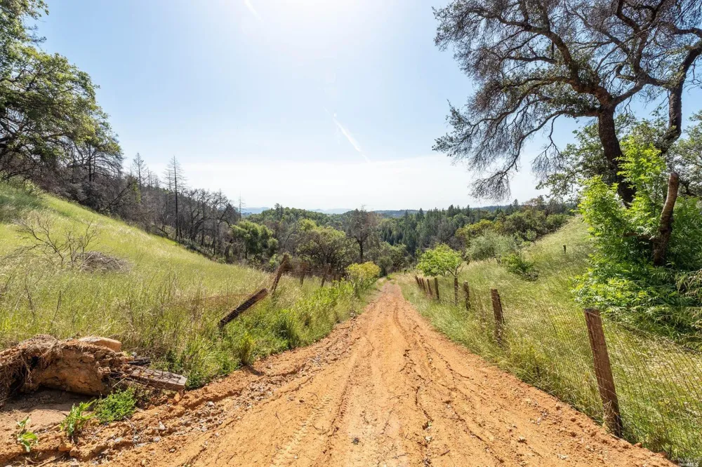 2440 Big Ridge Road Healdsburg, CA 95448