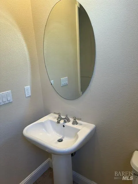 1944 Cooper Drive Santa Rosa, CA 95404