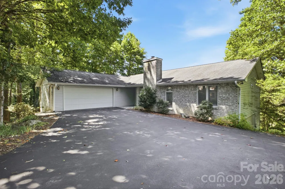 1870 Riverview Court Hendersonville, NC 28739
