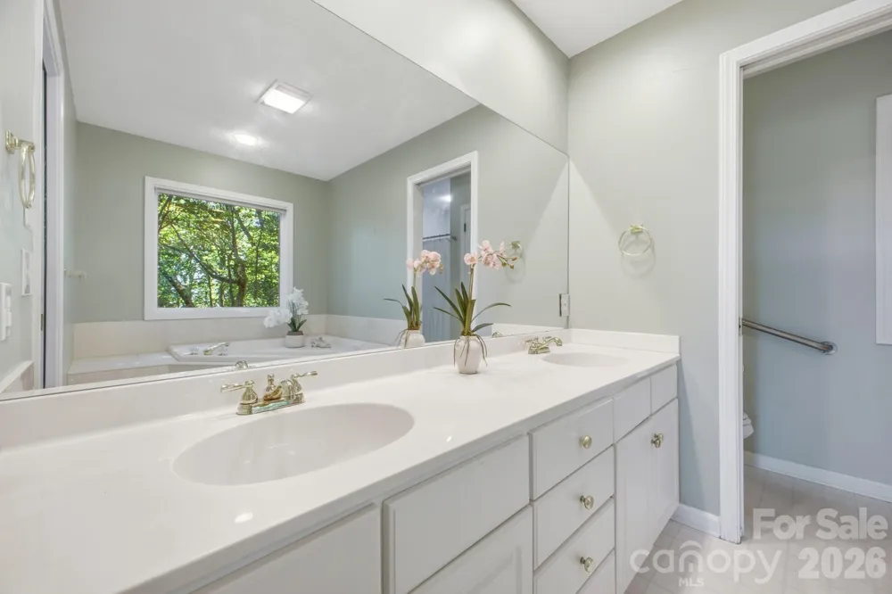 1870 Riverview Court Hendersonville, NC 28739