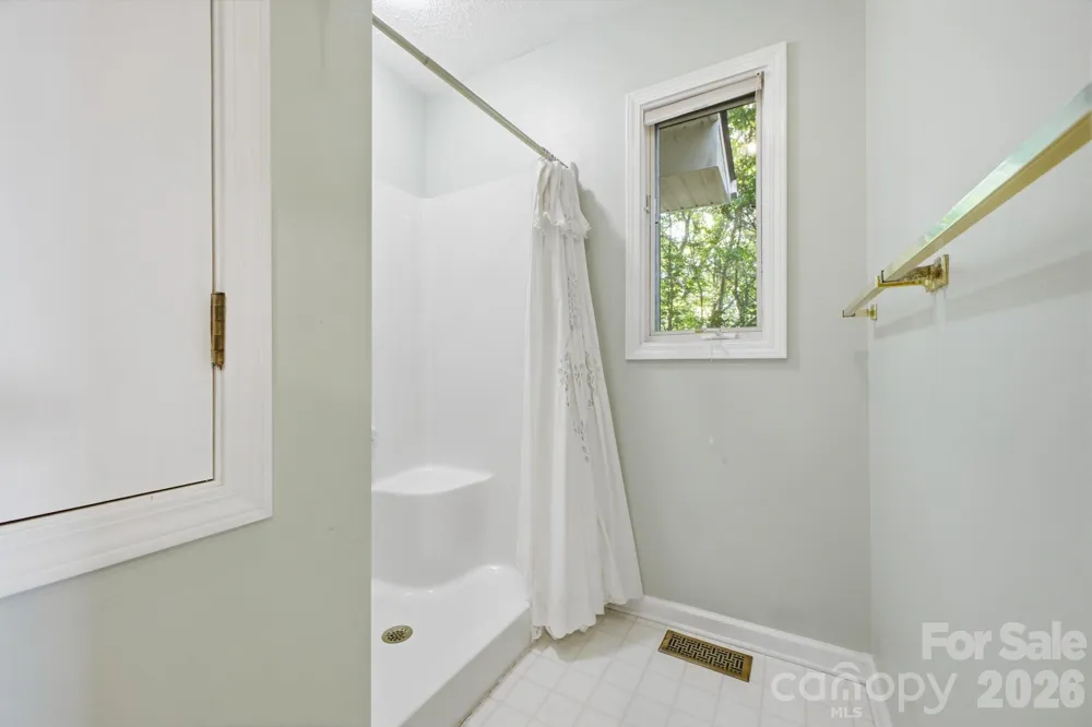 1870 Riverview Court Hendersonville, NC 28739