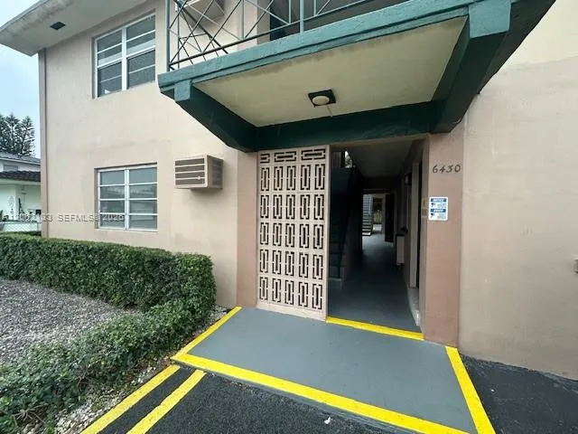 6430 W Flagler St #6 Miami, FL 33144