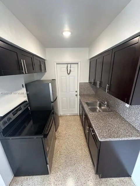 6430 W Flagler St #6 Miami, FL 33144