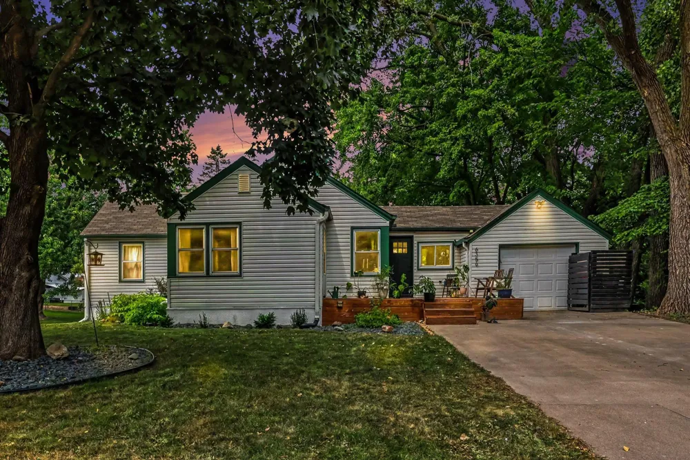 6356 48th Street Oakdale, MN 55128