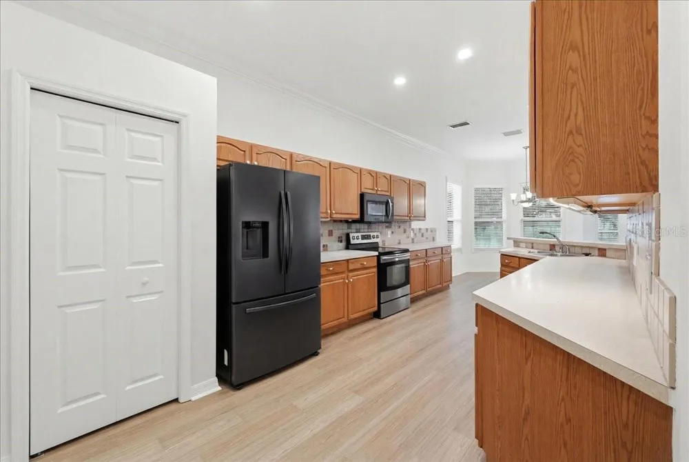 6760 LAKE CLARK DRIVE Lakeland, FL 33813
