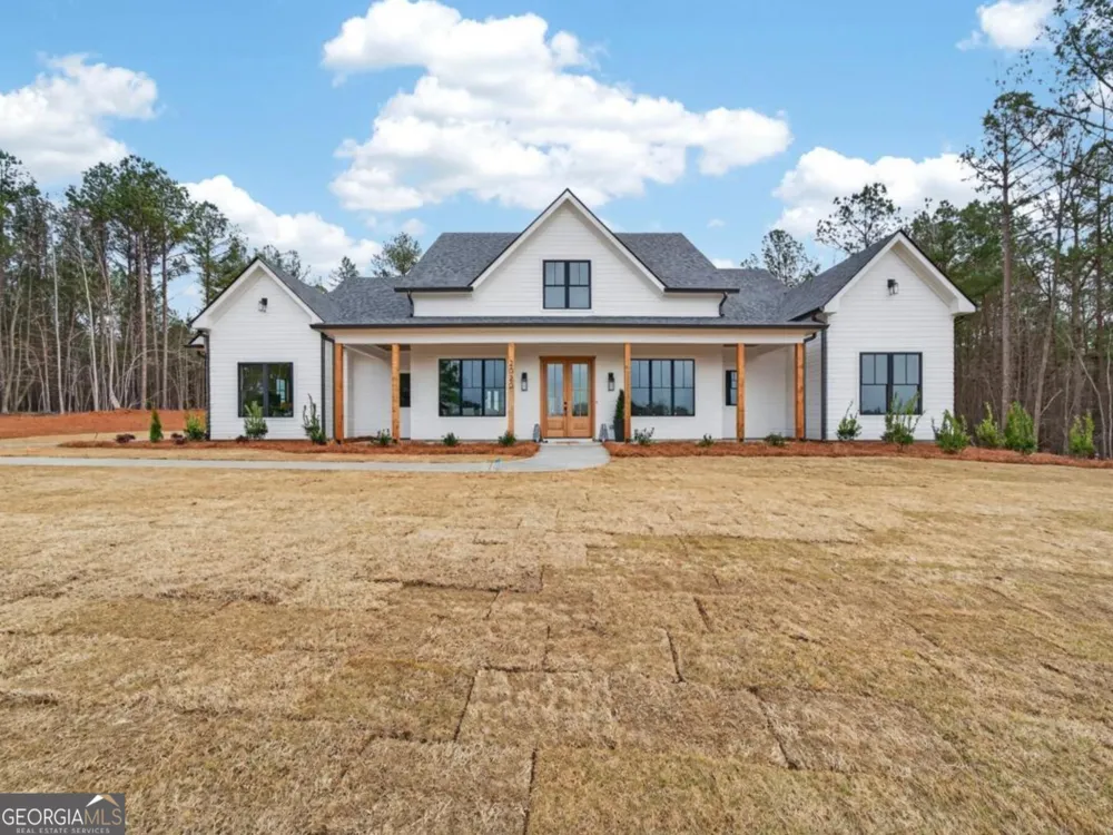2020 Clearwater DR White Plains, GA 30678