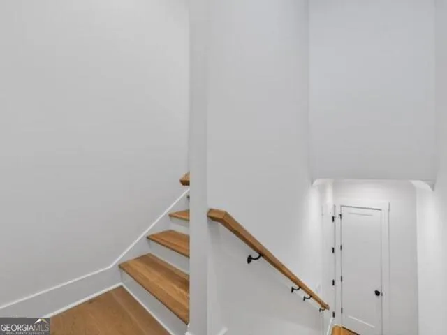2020 Clearwater DR White Plains, GA 30678
