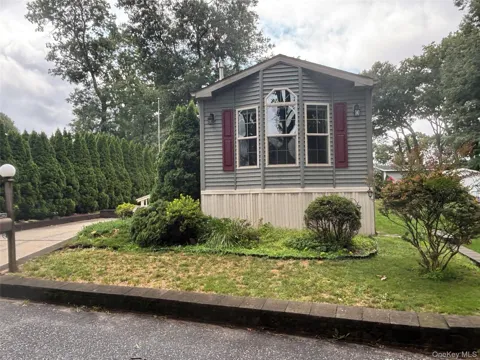 1661 Old Country Road #84