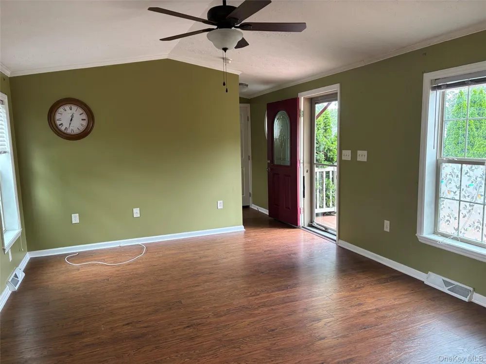 1661 Old Country Road #84 Riverhead, NY 11901