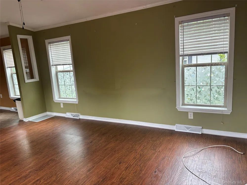1661 Old Country Road #84 Riverhead, NY 11901