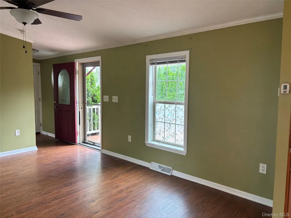 1661 Old Country Road #84 Riverhead, NY 11901