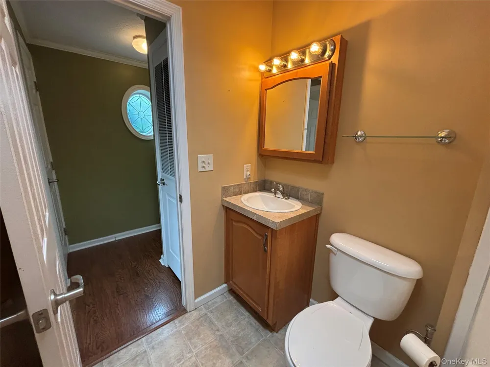 1661 Old Country Road #84 Riverhead, NY 11901
