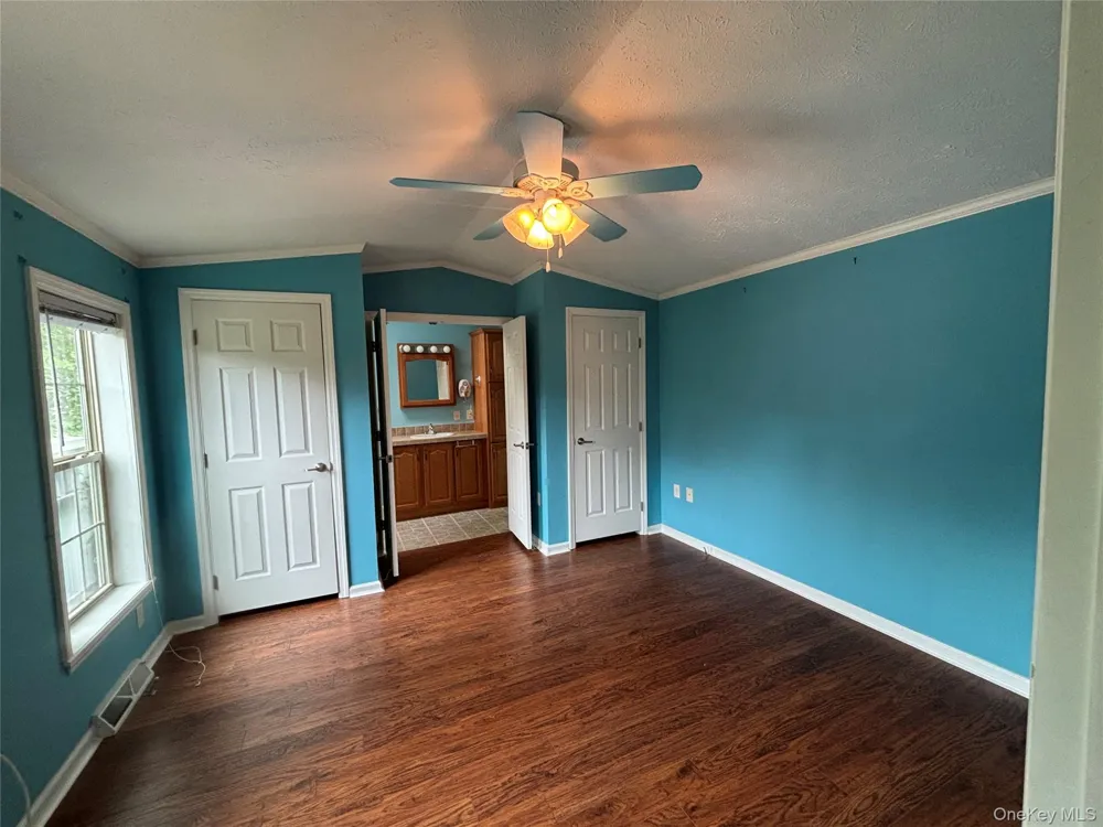 1661 Old Country Road #84 Riverhead, NY 11901