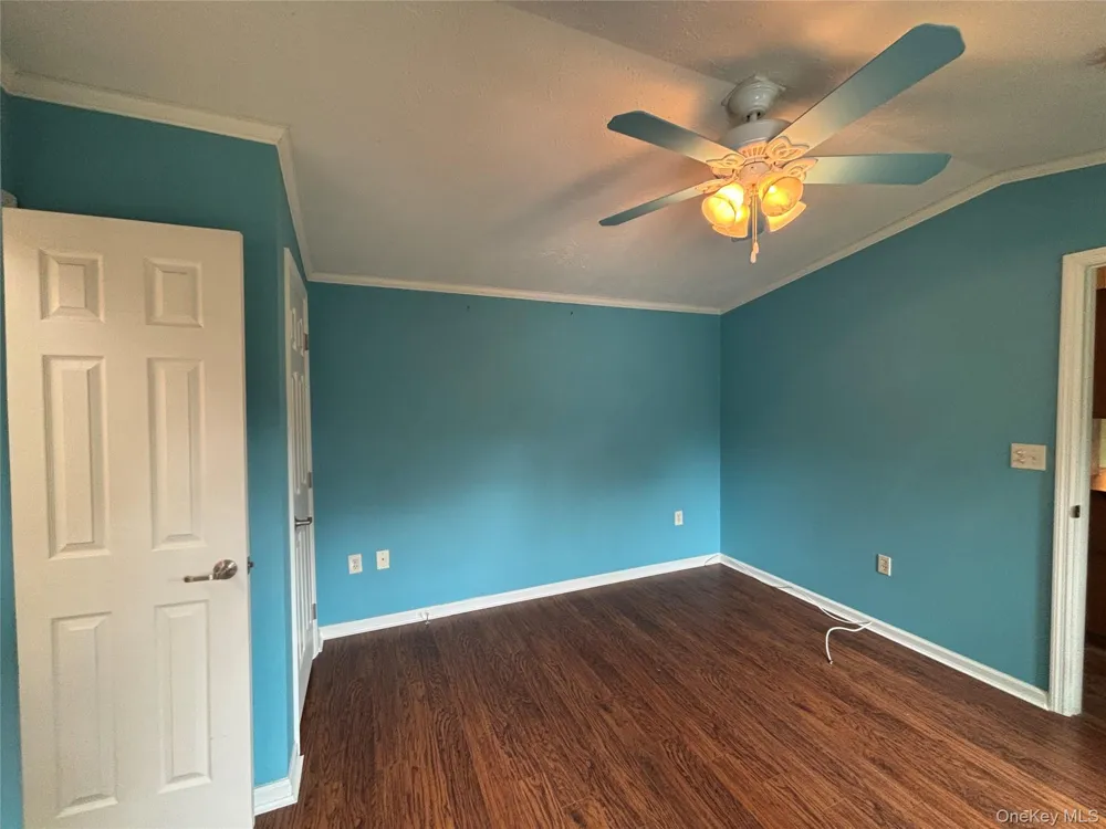 1661 Old Country Road #84 Riverhead, NY 11901