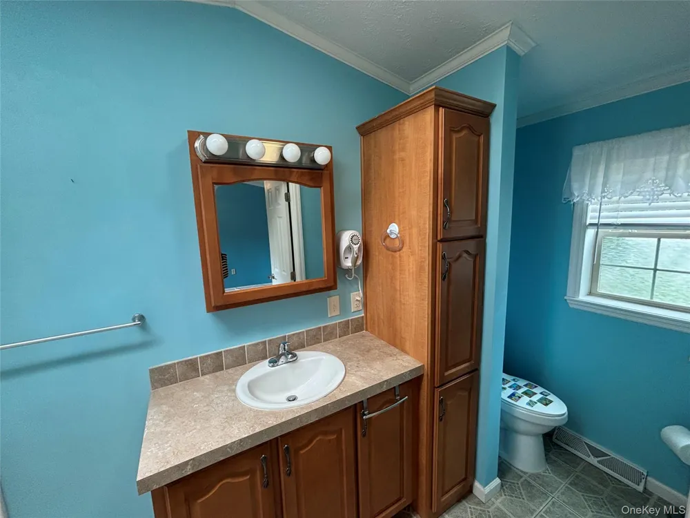 1661 Old Country Road #84 Riverhead, NY 11901