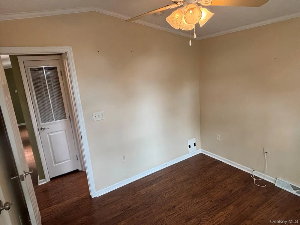 1661 Old Country Road #84 Riverhead, NY 11901