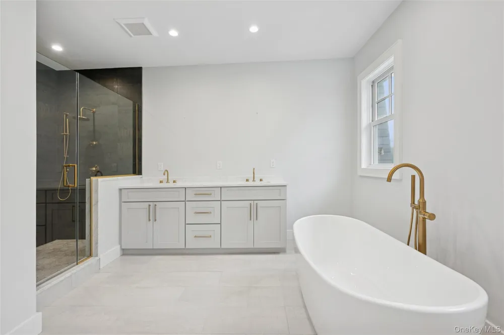150 Deer Run Southold, NY 11971