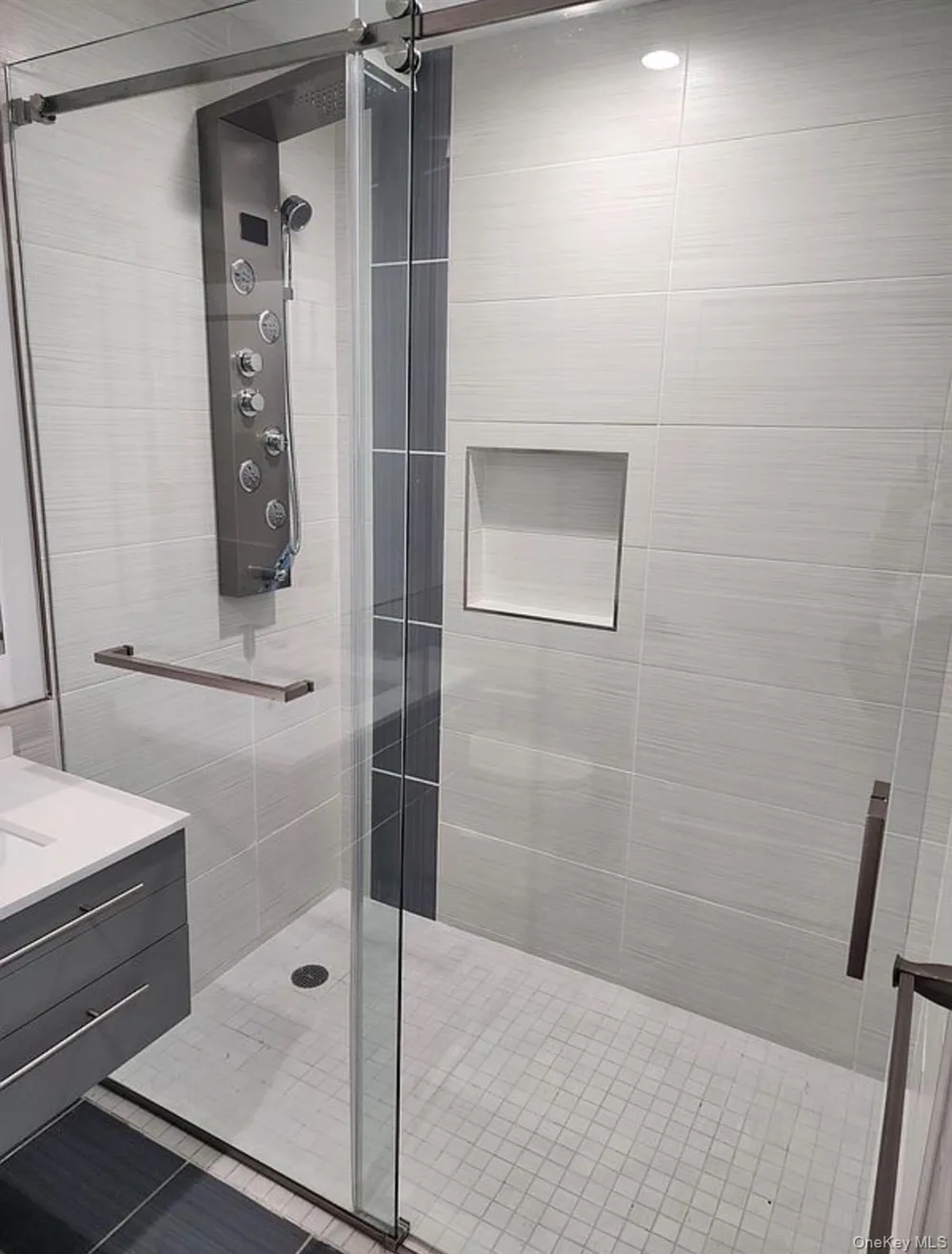 1440 31st Avenue #1R Astoria, NY 11106