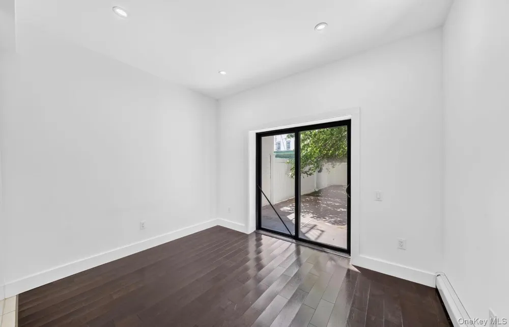 1440 31st Avenue #1R Astoria, NY 11106