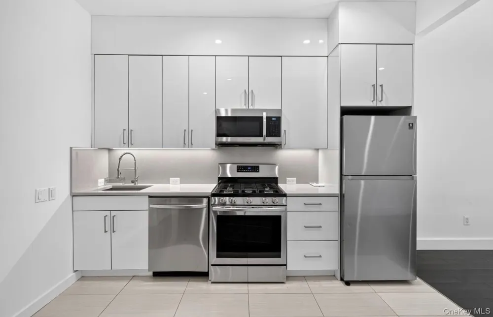 1440 31st Avenue #1R Astoria, NY 11106