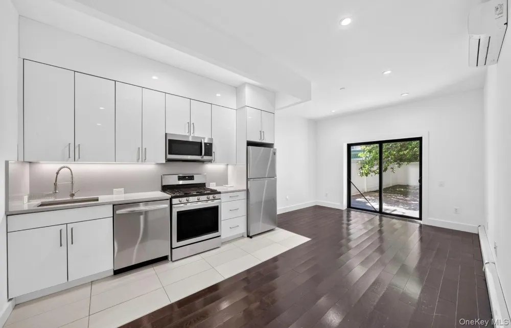 1440 31st Avenue #1R Astoria, NY 11106