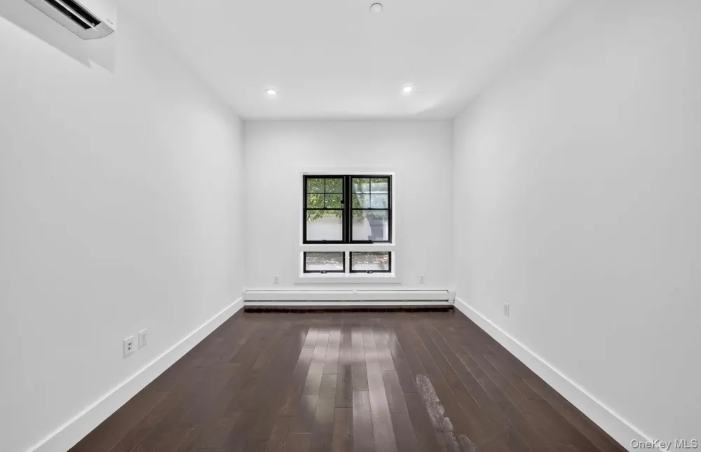1440 31st Avenue #1R Astoria, NY 11106