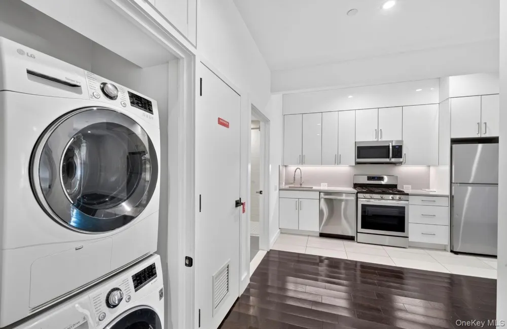 1440 31st Avenue #1R Astoria, NY 11106