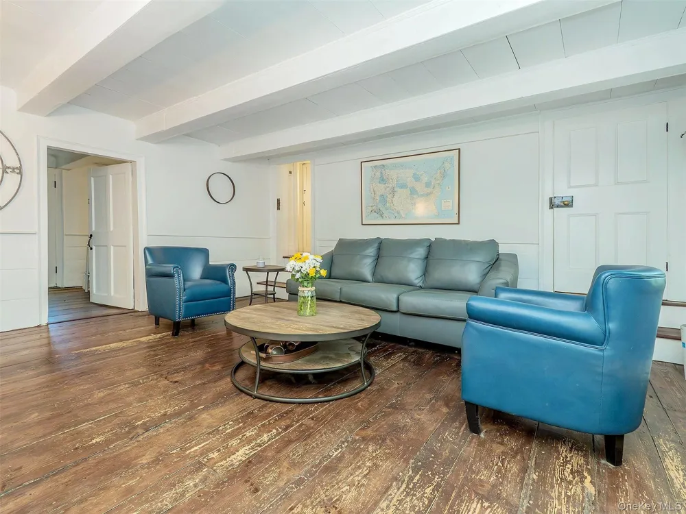 150 Main Street Roslyn, NY 11576