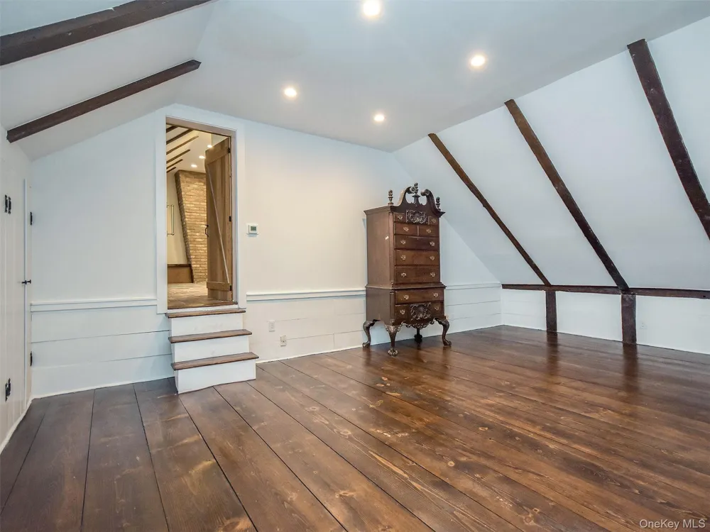 150 Main Street Roslyn, NY 11576