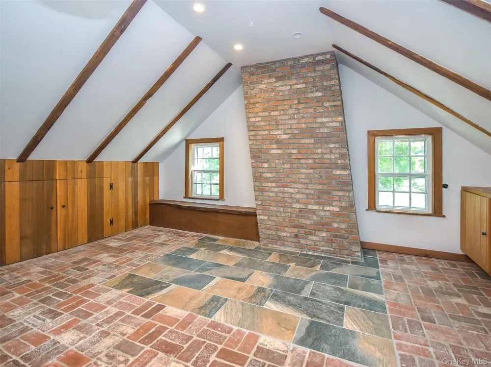 150 Main Street Roslyn, NY 11576