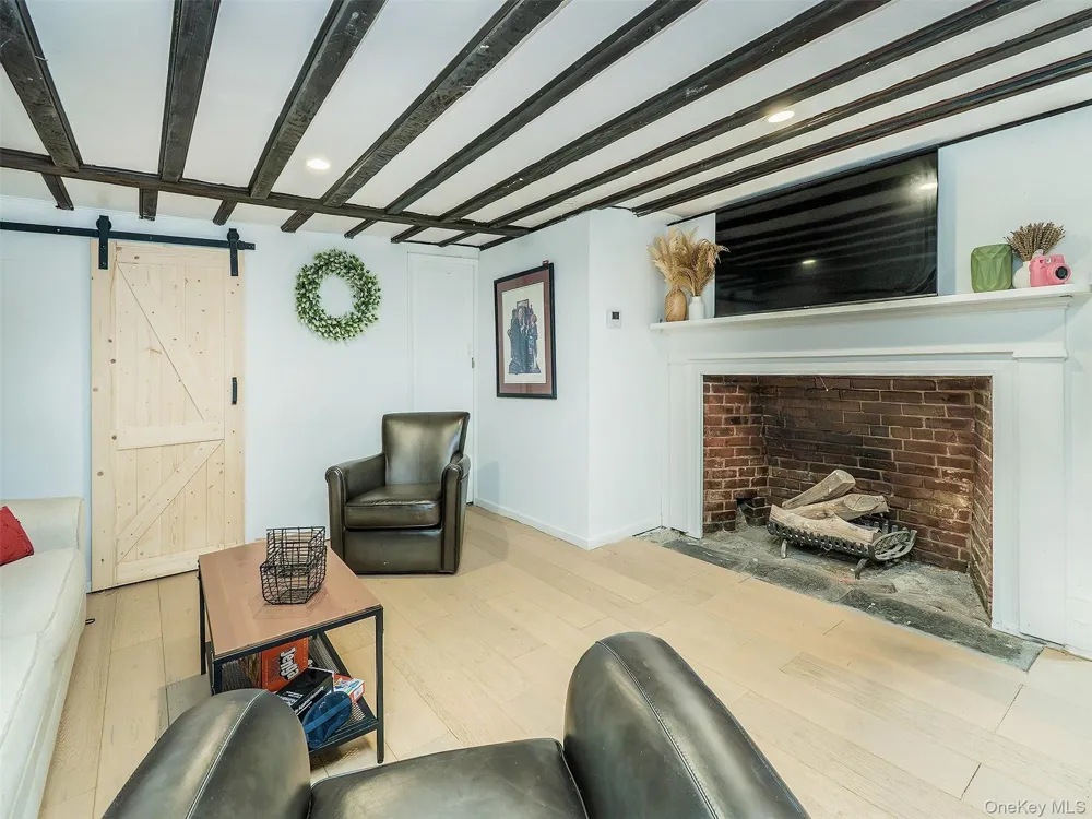 150 Main Street Roslyn, NY 11576