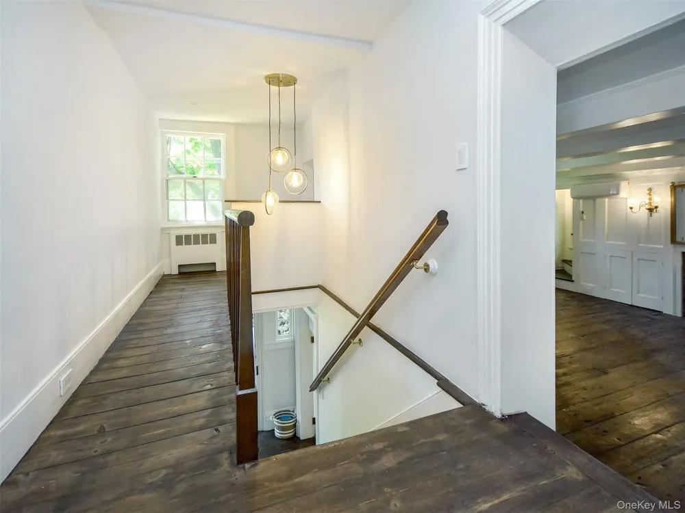 150 Main Street Roslyn, NY 11576