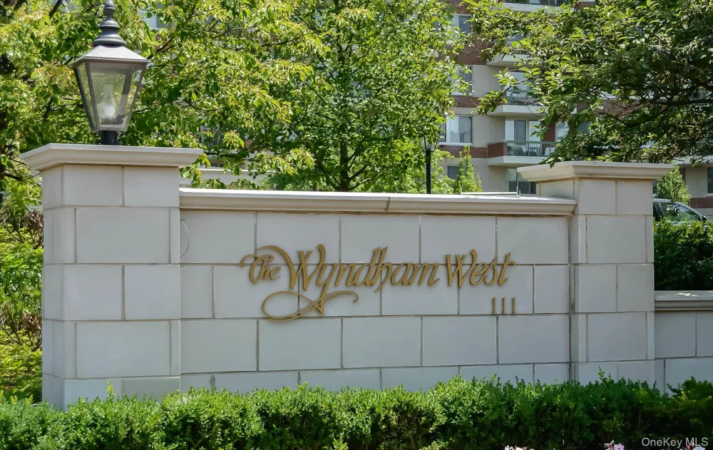 111 Cherry Vallley Avenue #408W Garden City, NY 11530