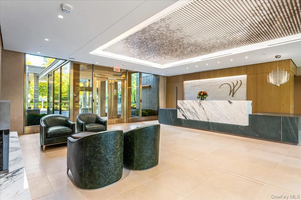 111 Cherry Vallley Avenue #408W Garden City, NY 11530