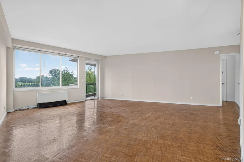 111 Cherry Vallley Avenue #408W Garden City, NY 11530
